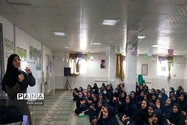 برپایی نشست بصیرتی در مدرسه نمونه دولتی فردوس بافق