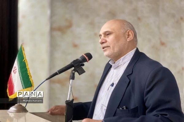 آیین تقدیر از معلمان نمونه شهرستان دشت آزادگان با حضور معاون حقوقی و امور مجلس وزارت آموزش و پرورش