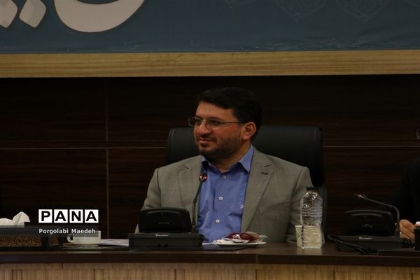 تشکیل جلسه مجمع خیرین مدرسه‌ساز اردکان با حضور استاندار یزد