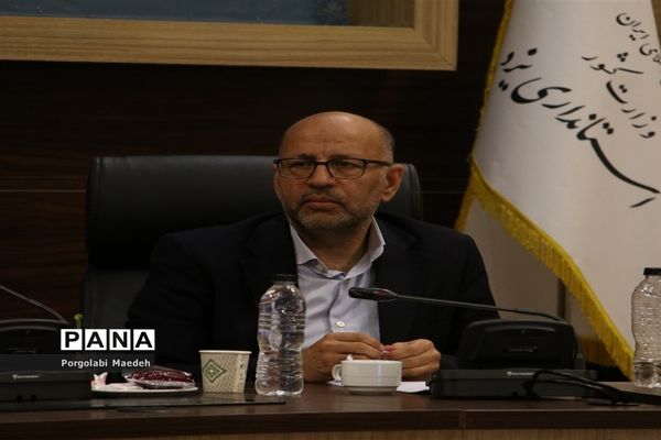 تشکیل جلسه مجمع خیرین مدرسه‌ساز اردکان با حضور استاندار یزد