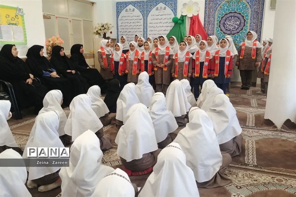 بزرگداشت مقام معلم در مدرسه شهید حسین زارع زاده مهریز