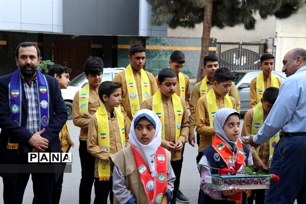 تقدیر و تجلیل از معلم نمونه استان خراسان رضوی