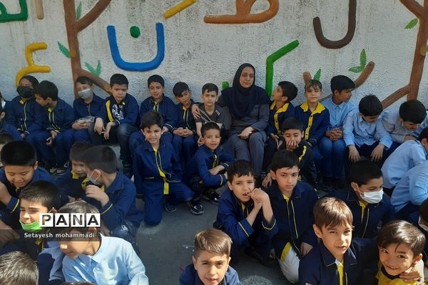 جشن گرامیداشت مقام معلم در مدارس رودهن