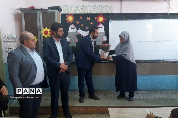 جشن گرامیداشت مقام معلم در مدارس رودهن