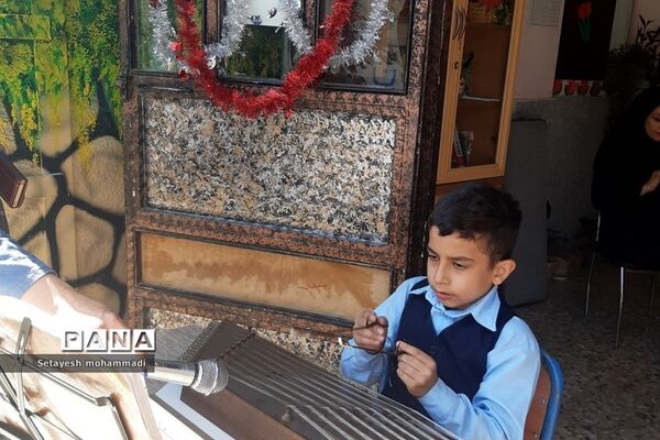 جشن گرامیداشت مقام معلم در مدارس رودهن