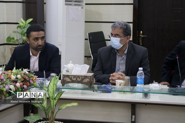 نشست شورای معاونان اداره کل آموزش و پرورش استان بوشهر