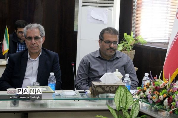 نشست شورای معاونان اداره کل آموزش و پرورش استان بوشهر
