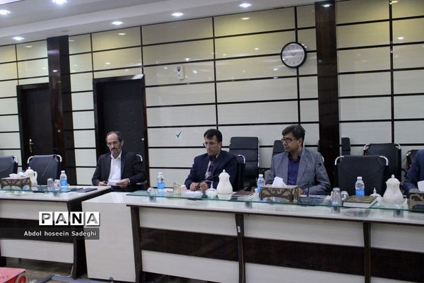 نشست شورای معاونان اداره کل آموزش و پرورش استان بوشهر
