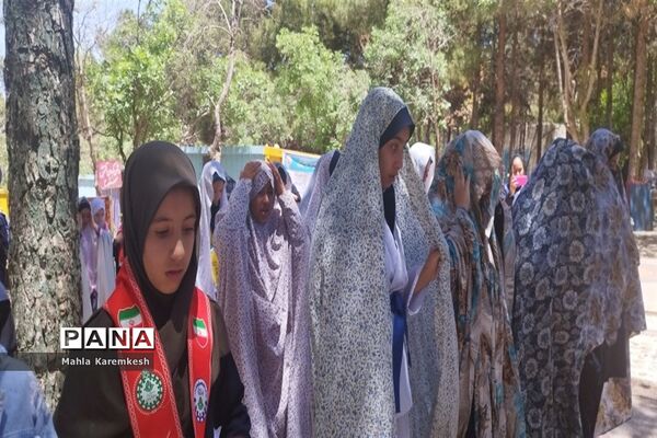 بازدید رئیس سازمان دانش‌آموزی فارس از اردوی تشکیلاتی دانش‌آموزان پیشتاز ناحیه چهار