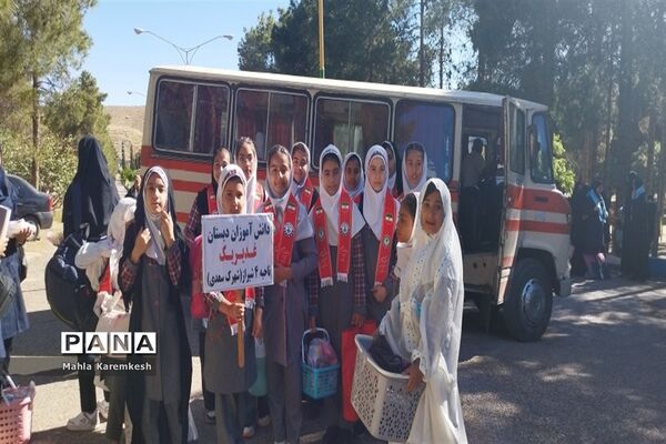 بازدید رئیس سازمان دانش‌آموزی فارس از اردوی تشکیلاتی دانش‌آموزان پیشتاز ناحیه چهار