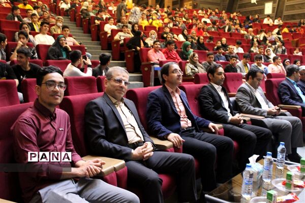 تجلیل از برترین‌های درسی و اخلاقی دبیرستان شاهد شهید مرتضوی‌ شهرستان‌قدس