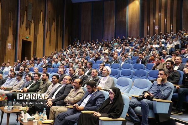 همایش سپاس معلم ویژه معلمان تربیت‌بدنی و مراقبین سلامت شهر مشهد