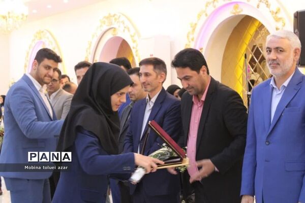 همایش سپاس معلم در ناحیه یک بهارستان