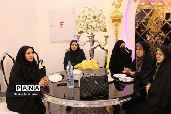 همایش سپاس معلم در ناحیه یک بهارستان