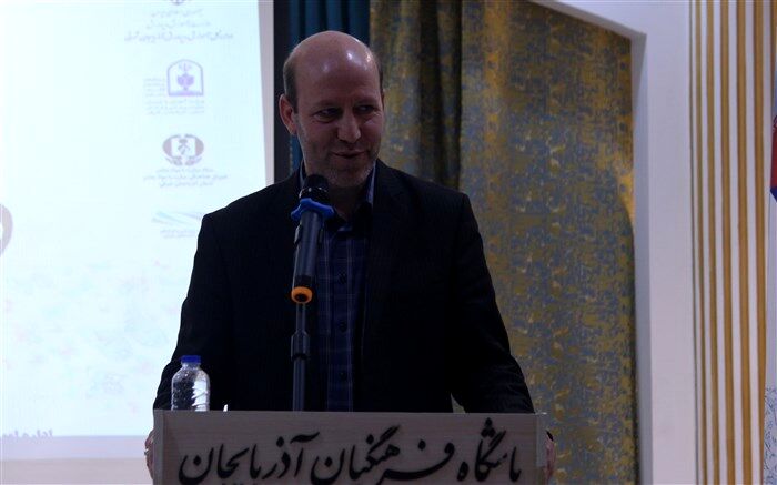 تربیت از جنس حرف نیست بلکه از جنس رفتار و عمل است