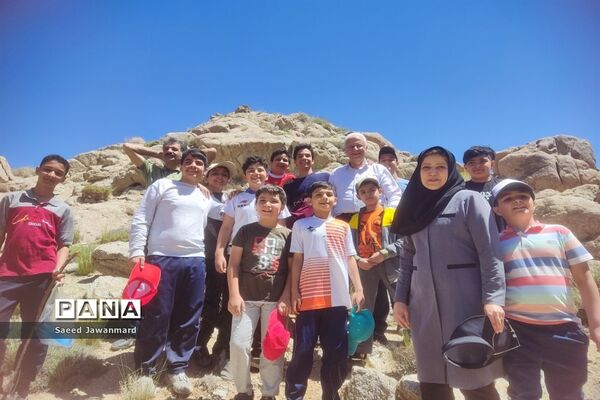اردوی پسران ورزشکار دبستان پسرانه شهید خرّم نژاد ناحیه یک