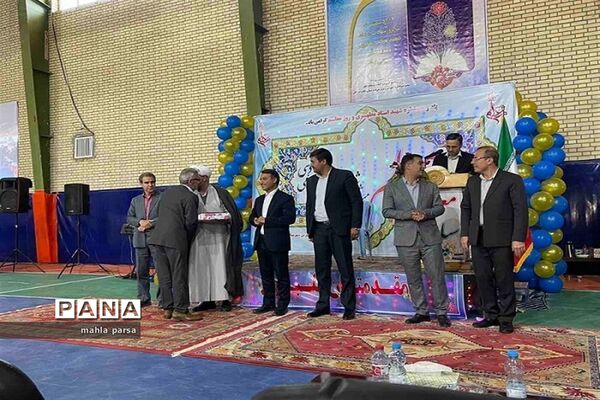 برگزاری جشن بزرگداشت هفته مقام معلم در شهرستان مانه و سملقان