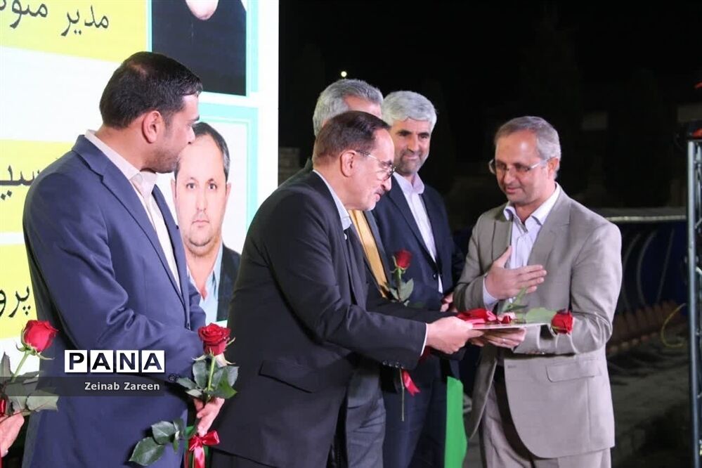 همایش بزرگداشت مقام معلم در شهرستان مهریز