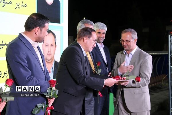 همایش بزرگداشت مقام معلم در شهرستان مهریز