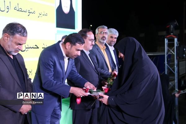 همایش بزرگداشت مقام معلم در شهرستان مهریز