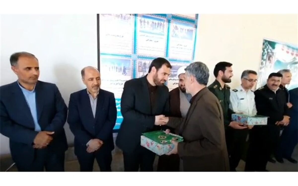 همایش گرامیداشت مقام معلم در سجاسرود برگزار شد
