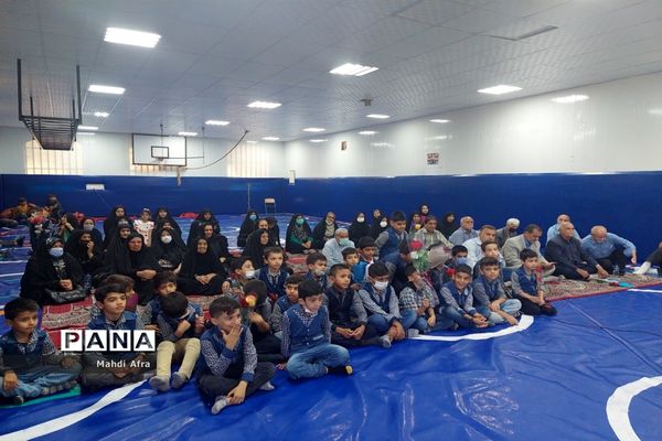 برگزاری مراسم تجلیل و قدردانی از پدر بزرگ‌ها و مادر‌بزرگ‌های دبستان شهید عدالت