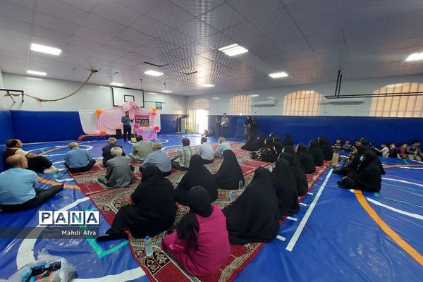 برگزاری مراسم تجلیل و قدردانی از پدر بزرگ‌ها و مادر‌بزرگ‌های دبستان شهید عدالت