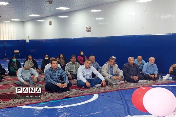 برگزاری مراسم تجلیل و قدردانی از پدر بزرگ‌ها و مادر‌بزرگ‌های دبستان شهید عدالت