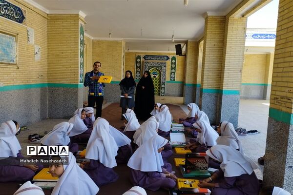 کارگاه آموزشی بازی‌های فکری در دبستان دخترانه حاج یدالله پسران ناحیه یک یزد
