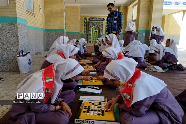 کارگاه آموزشی بازی‌های فکری در دبستان دخترانه حاج یدالله پسران ناحیه یک یزد