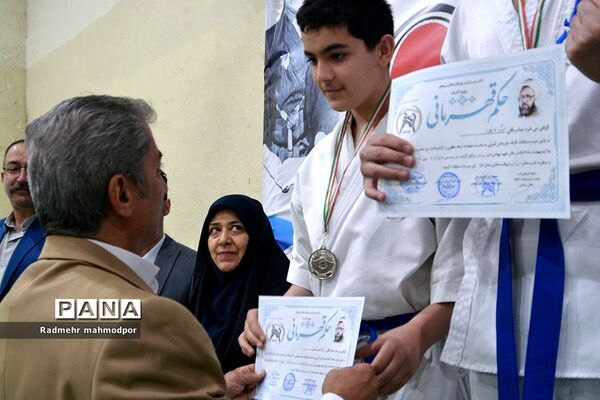 اولین دوره مسابقات کاراته  جام دانش‌آموزی در رودهن