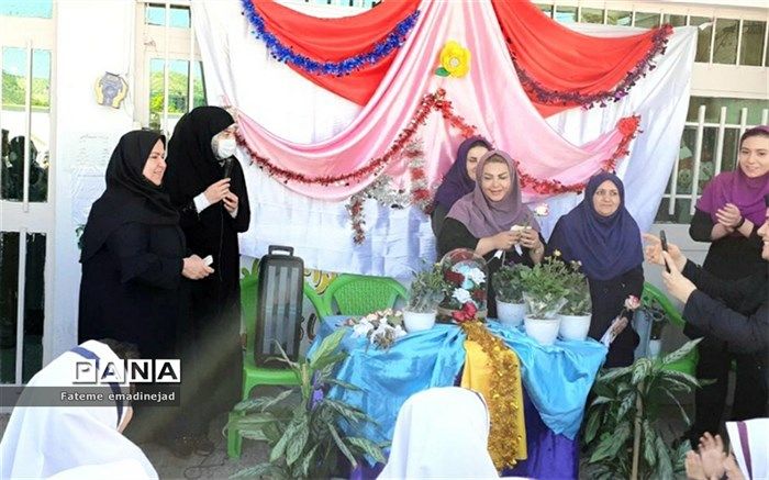 روایت خبرنگار پانا از برگزاری مراسم‌جشن هفته معلم در دبستان حضرت زهرا(س)۲ رودهن/فیلم