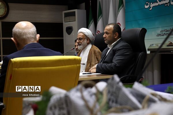 تجلیل ازمعلمان پیشکسوت در باشگاه فرهنگیان تبریز