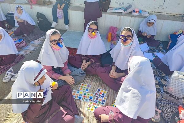 طرح یک‌روزه در مدرسه بدون کیف در دبستان حضرت زهرا(س) یک رودهن