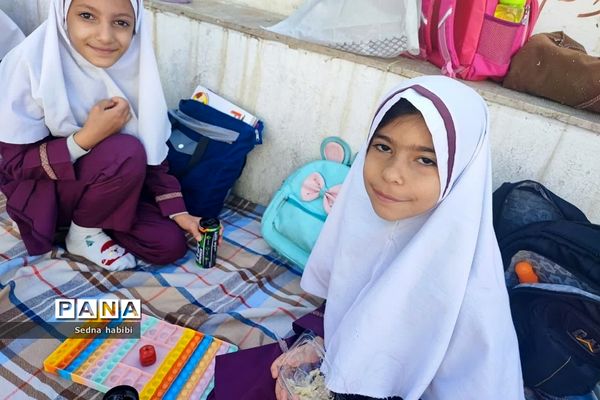 طرح یک‌روزه در مدرسه بدون کیف در دبستان حضرت زهرا(س) یک رودهن