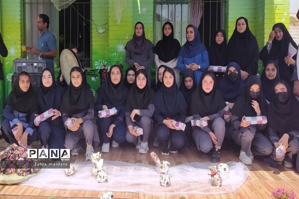 مراسم گرامیداشت روز معلم در مدرسه طاها قرچک