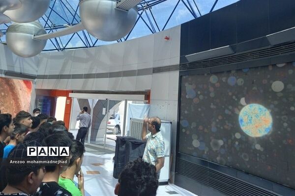 اردوی دانش‌آموزان مدرسه شهید نکویی فرد شهرستان قرچک به آسمان نمای تهران