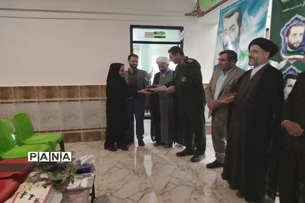 برگزاری مراسم گرامیداشت روز معلم در محمود آباد