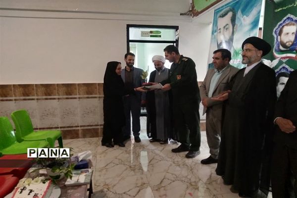 برگزاری مراسم گرامیداشت روز معلم در محمود آباد