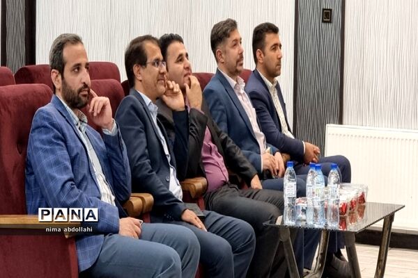 همایش هفته سلامت و تجلیل از منتخبین هفتمین جشنواره سفیران سلامت و فعالان حوزه سلامت