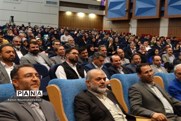 آیین تجلیل از معلمان نمونه شهر تهران