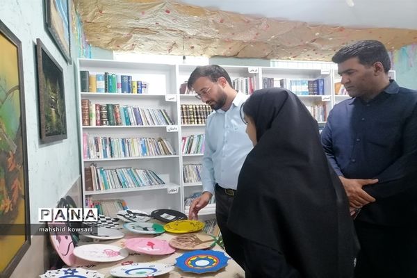 نمایشگاه دست ساخته های دانش‌آموزان کامفیروز