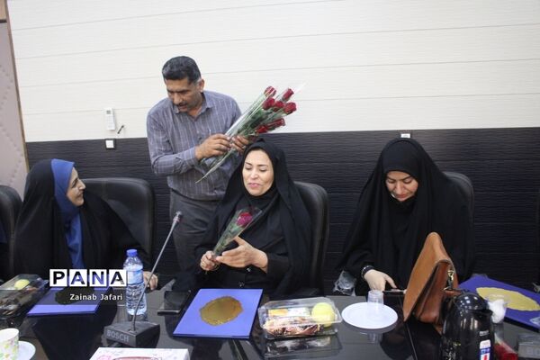 تقدیر از معلمان و مدیران نمونه آموزش و پرورش استثنایی استان بوشهر