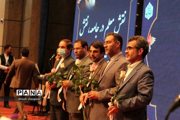 همایش تجلیل از معلمان نمونه شهر تهران «معلم هادی تربیت»