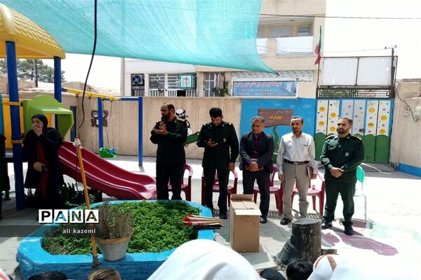 بزرگداشت مقام معلم در پیش دبستانی نیلوفرانه خاتم