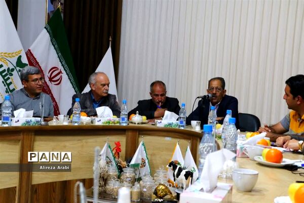 بازدید خبرنگاران از مجموعه مرغ صالحی کاشمر