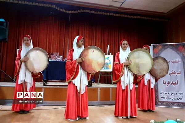 تقدیر از دانش‌‌آموزان برتر شهرستان قرچک در جشنواره نوجوان سالم