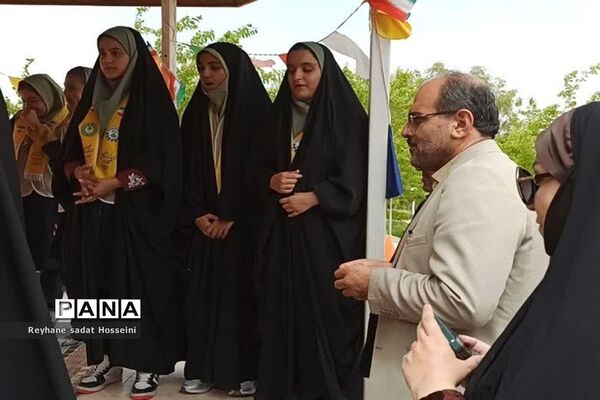 اردوی دانش‌آموزان دختر عضو سازمان دانش‌آموزی مقطع متوسطه اول ناحیه 3 شیراز در اردوگاه امام خمینی