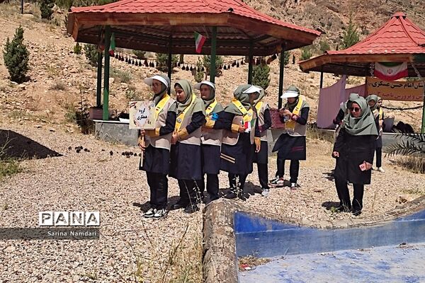 اردوی دانش‌آموزان دختر عضو سازمان دانش‌آموزی مقطع متوسطه اول ناحیه 3 شیراز در اردوگاه امام خمینی