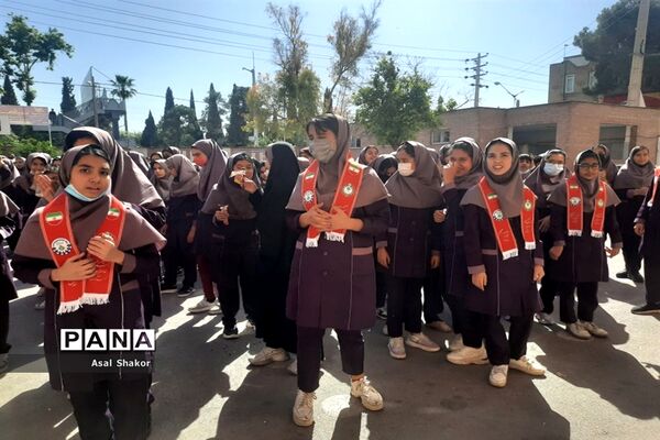 آموزش مهارت‌های تشکیلاتی به دانش‌آموزان دبستان دخترانه معارف6 ناحیه 3 شیراز